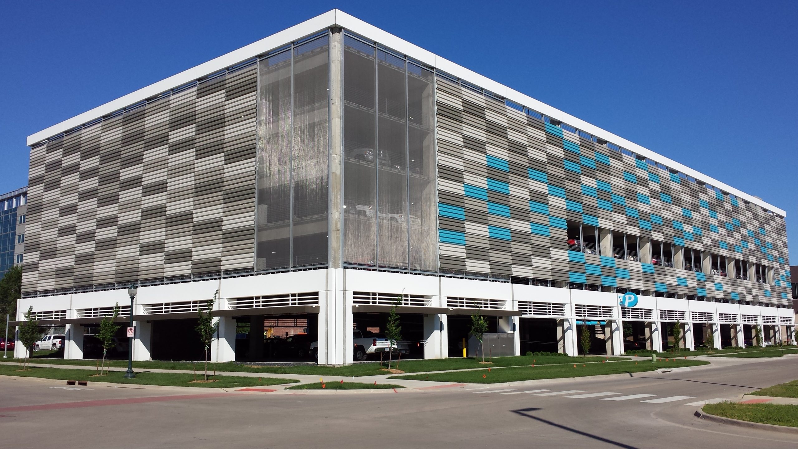 cedar rapids parking garage