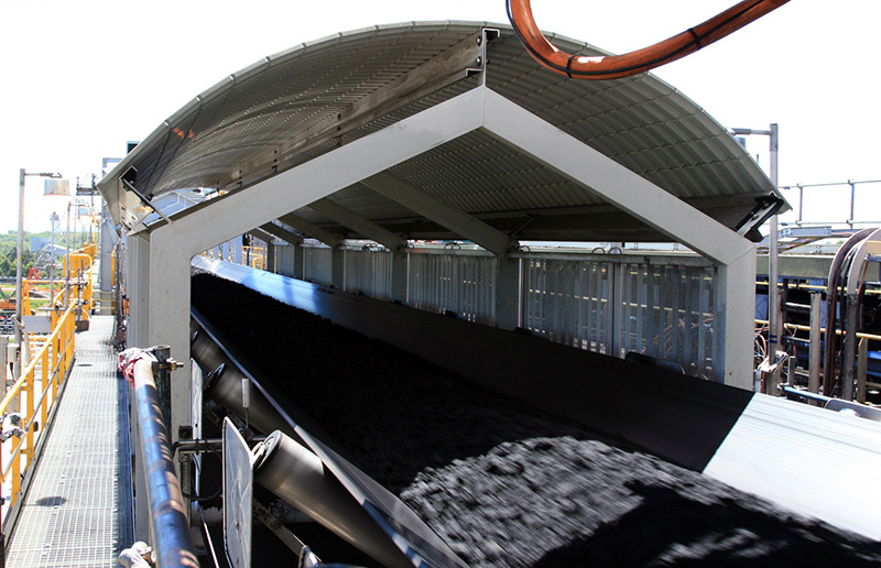 conveyor-172744885